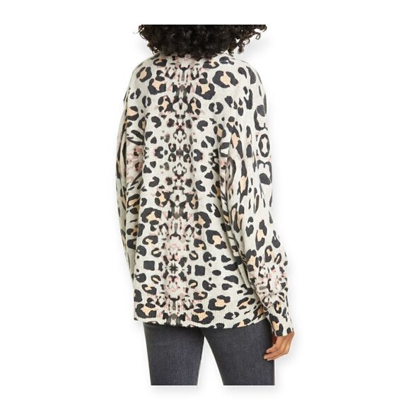 New with tag, Brochu Walker Kelso Leopard Print Cashmere V-neck Sweater, Size X - Picture 2 of 15